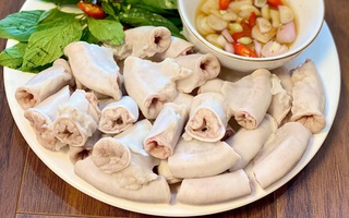 Lòng heo luộc muốn vừa trắng lại vừa giòn thì phải bỏ túi ngay bí quyết này nha chị em!
