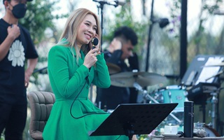 Ngay lúc này: Mỹ Tâm xinh đẹp trong show diễn tại Đà Lạt, có hành động cực tinh tế khiến ai cũng nể phục