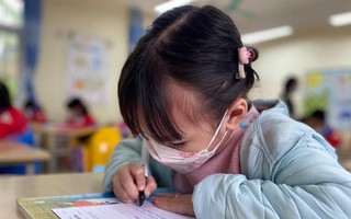 Chật vật cho con học trước khi vào lớp 1