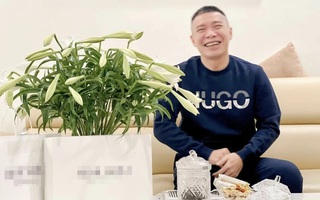 Vợ trẻ hé lộ khoảnh khắc Công Lý tươi cười rạng rỡ, tình trạng sức khỏe của nam nghệ sĩ gây chú ý