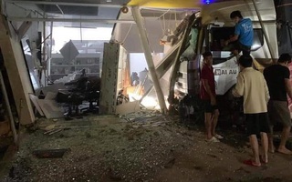 Xe tải mất lái cán tử vong nữ công nhân may mặc
