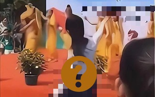Bức ảnh cô giáo mầm non cổ vũ văn nghệ gây bão mạng, nhưng nhìn trang phục cô mặc, ai cũng sững sờ: Thảo nào bố chủ động đi đón con!