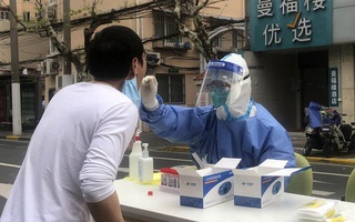 Thượng Hải nới lỏng phong tỏa ở một số khu vực bất chấp số ca nhiễm COVID-19 tăng
