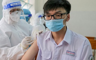 Có nên lùi lịch tiêm vaccine khác khi trùng lịch tiêm vaccine COVID-19?