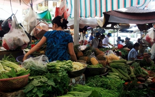 Giá rau củ hôm nay 28/4: Giá rau củ biến động trái chiều