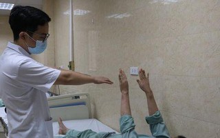 Chỉ tê hai chân, người phụ nữ Nam Định 'bỗng chốc' vừa mù vừa liệt vì căn bệnh nguy hiểm