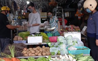 Giá hàng hóa 'nhảy múa' theo giá xăng