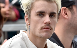 Bệnh khiến Justin Bieber liệt nửa mặt: Dấu hiệu đơn giản, có thể gây mù, điếc vĩnh viễn