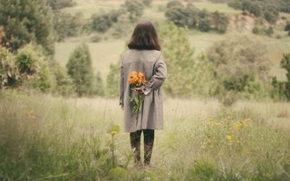Thế giới của mẹ cũng đầy rẫy những bất an và mẹ cũng cần thời gian để tự làm mình ổn