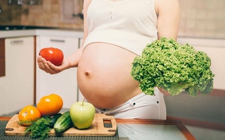 Mẹ bầu ăn gì để vào con không vào mẹ, thai nhi tăng cân vù vù?