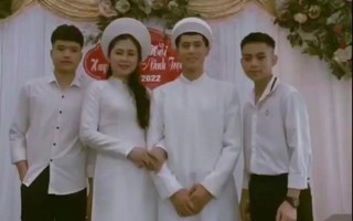 Những hình ảnh trong lễ ăn hỏi của cầu thủ Đình Trọng và Trang Heo bất ngờ được hé lộ