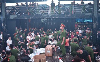 Công an Bắc Giang "đột kích" quán bar The Light, đưa hơn 200 dân chơi về trụ sở