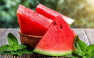 Cách chọn dưa hấu "bách phát bách trúng" quả nào cũng vừa ngọt vừa già!
