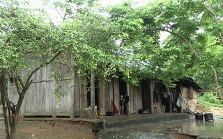 Hoàn cảnh đáng thương của gia đình cháu bé bị hàng xóm dội nước sôi vào người