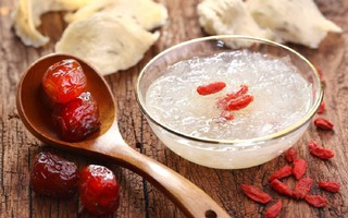 Tổ yến nấu cùng THỨ này sẽ thành "thuốc quý" cải lão hoàn đồng, ngừa bệnh tật: Nhưng lưu ý có 6 nhóm người không nên ăn nhiều