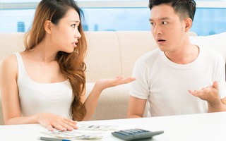Muôn cảnh đàn ông bị vợ giữ lương: Từ thanh niên mới cưới đến giám đốc đi làm 17 năm
