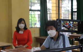 Thí sinh đặc biệt nhất TPHCM: Ngồi phòng riêng, có cô giáo chép bài giúp