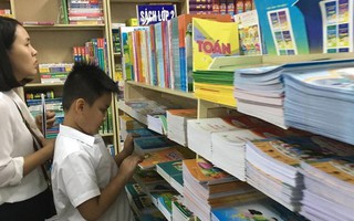 Sách giáo khoa - vấn đề cũ, nỗi lo mới: Cần giảm giá tối đa có thể