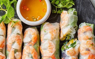 Gỏi cuốn Việt ăn cho mát, nếu mà làm theo hướng dẫn của người Anh, ra sao?