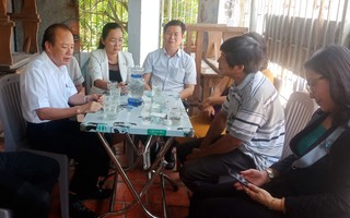 Giám đốc Bệnh viện Đa khoa Ninh Thuận viếng nữ sinh gặp nạn, xin lỗi gia đình