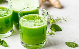 Nước diếp cá dưỡng da, giảm cân