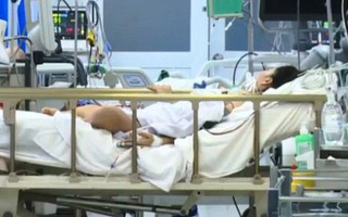 Vụ 8 sinh viên ngộ độc rượu: Sức khoẻ 4 bệnh nhân đang được điều trị ra sao?