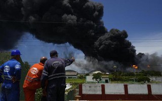 Hỏa hoạn Cuba: Bộ trưởng Năng lượng bị thương, hàng chục lính cứu hỏa mất tích
