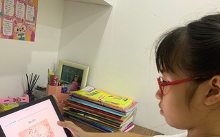 Sách giáo khoa điện tử: 'Gái đẹp' vẫn ế