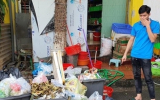 Công nhân vệ sinh môi trường bỏ việc, đường phố Bắc Ninh ngập rác thải