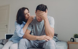 Không nửa lời ghen tuông, chồng đại gia đưa ra tờ giấy này khiến vợ ngoại tình cúi mặt ra khỏi nhà