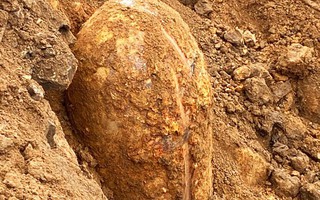 Phát hiện quả bom nặng gần 600kg khi xây cầu