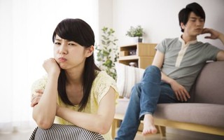 Sau khi nằm viện một tuần, tôi cay đắng nộp đơn ly hôn