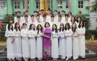 Cô giáo ở Hòa Bình giúp cả lớp đỗ nguyện vọng 1, riêng môn Sử trung bình 9,45 điểm/học sinh