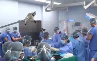 Ca ghép phổi thành công toàn diện đầu tiên