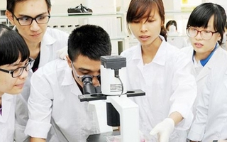 Xét tuyển đại học 2022: Số thí sinh đăng ký vào ngành Y giảm hơn 50%