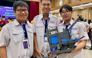Học sinh lớp 12 chia sẻ đam mê nghiên cứu robot