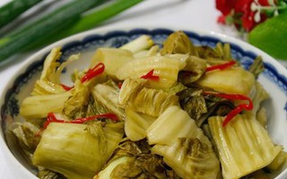 Những người không nên ăn dưa muối, thèm đến mấy cũng chớ đụng vào kẻo 'một miếng hại cả đời'