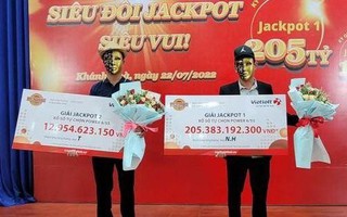 Hé lộ tiền thuế thu nhập bất thường của các 'tỷ phú' Vietlott