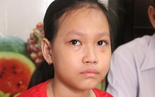 Ngày khai giảng của hai anh em mồ côi cha vì COVID-19