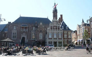 Haarlem - thành phố đầu tiên cấm quảng cáo thịt nơi công cộng