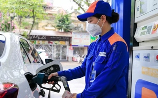 Giá xăng giữ nguyên, giá dầu giảm