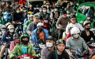 Hà Nội tắc đường cả ngày lẫn đêm khi Tết cận kề