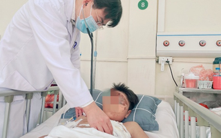 Pháo tự chế phát nổ khiến thiếu niên 14 tuổi bỏng mặt, 2 tay và chân, nghi tổn thương tim