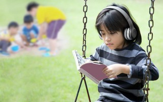 Cha mẹ rất dễ mắc sai lầm này khi nuôi dạy đứa trẻ hướng nội