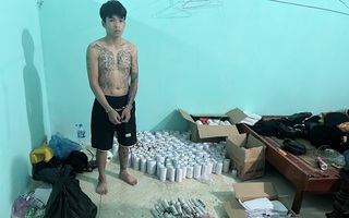 Nam thanh niên xăm trổ sản xuất pháo nổ, lên mạng rao bán
