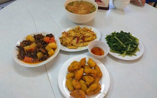 Tiếp vụ tuyển thủ trẻ quốc gia kêu... đói: Thu tiền tiết kiệm để 'giữ hộ'?