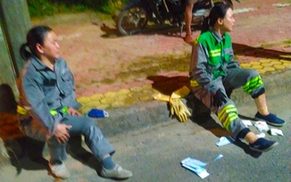 Hai nữ công nhân quét rác bị nhóm thanh niên dùng súng bắn lúc rạng sáng