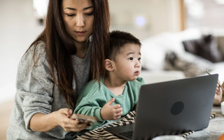 Chuyên gia: Cha mẹ nuôi dạy con có EQ cao không bao giờ sử dụng 3 câu nói này