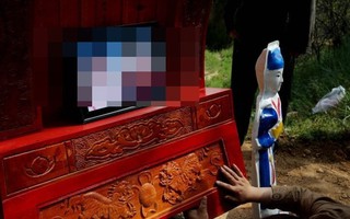 Trung Quốc rúng động vụ thiếu nữ tự tử, thi thể bị bố mẹ bán làm 'đám cưới ma'