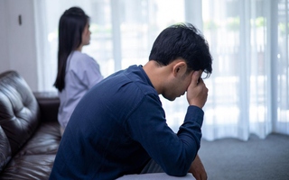 Con dâu quá lười biếng, mọi việc nhà đều đổ dồn cho mẹ chồng